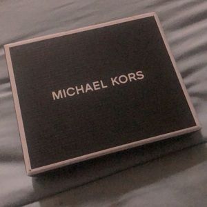 MICHAEL KORS MENS
Hudson Pebbled Leather Slim Billfold Wallet